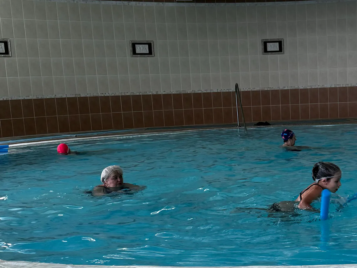 6 морских курортов, куда уезжают все пенсионеры на зимовку - и это не только санатории: дешево и тепло

