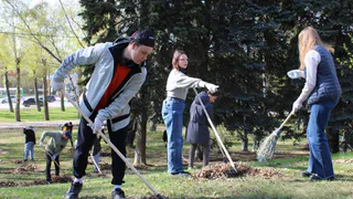 Каждая пятая компания Магнитогорска поддерживает традицию субботников