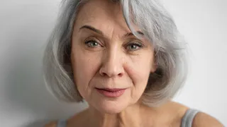 Для женщин 60+: названы прически в апреле - укладка лучше, чем в салоне