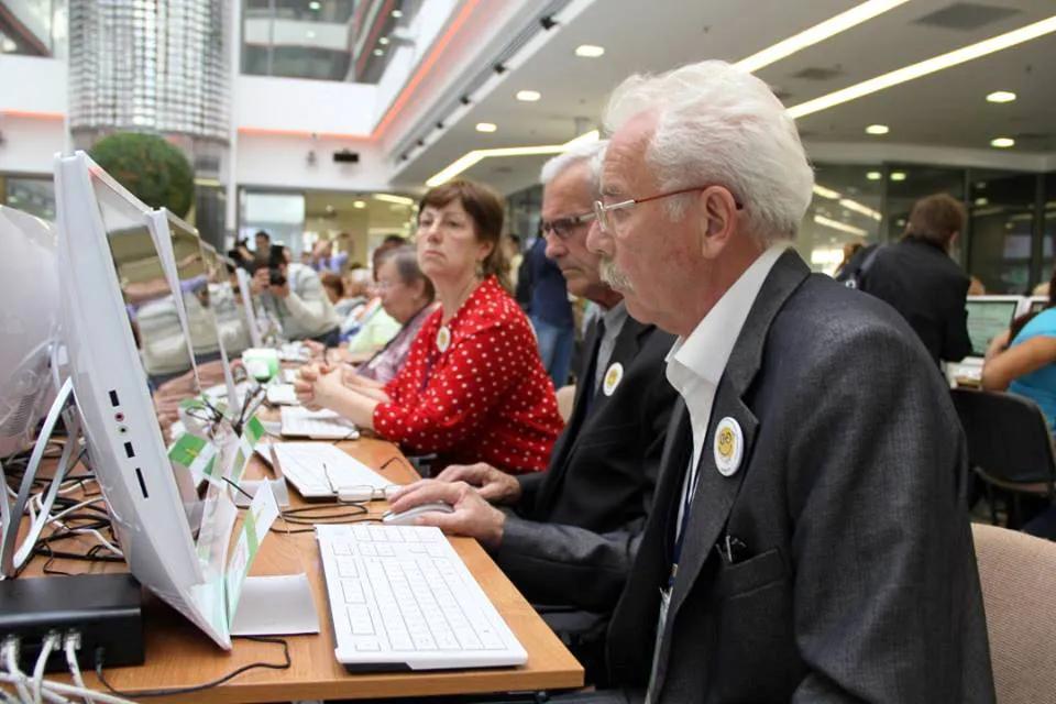 В Татарстане возрастных работников предложили отправить на удаленку