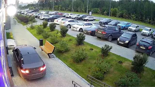 В Челябинской области нашли водителя, который катался по тротуару