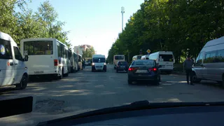 "Туалет под окнами жильцов дома.." - рязанец жалуется на стоянку маршруток на улице Новосёлов