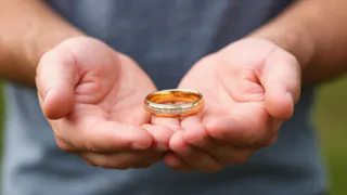 Почему к золоту нельзя прикасаться руками - запомните раз и на всю жизнь