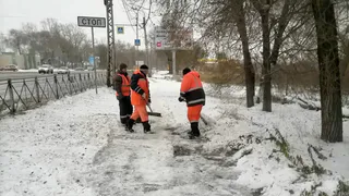 В ночное время 7 марта в городе проводили уборку дорог и ямочный ремонт