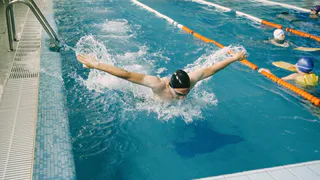 В эту субботу жители Чувашии смогут бесплатно поплавать в бассейне и сходить в тренажерный зал