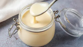 Приготовите за 10 минут, а съедите моментально: популярный десерт из печенья и сгущенки — лучше любого торта