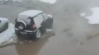 Потоп в Песочне: в Рязани прорвало трубу с кипятком