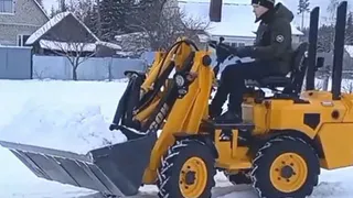 Дятьковский хрустальщик, изготовивший сову для «Что? Где? Когда?», собрал погрузчик