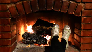 1 таблетка на дрова — и дымоход идеально чист: от многолетнего слоя сажи не остается никакого следа - тяга на 10 из 10