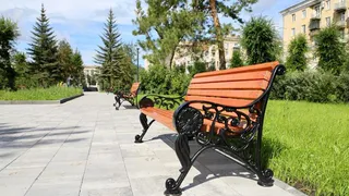 Качество под вопросом: жители Магнитогорска возмущены состоянием новой плитки в отремонтированном сквере