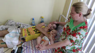 Парализованную девушку выписали из больницы