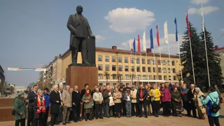 Коммунисты возложили цветы к памятнику В.И. Ленина