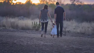 Ученые выяснили, что жениться выгодно для вашего кошелька