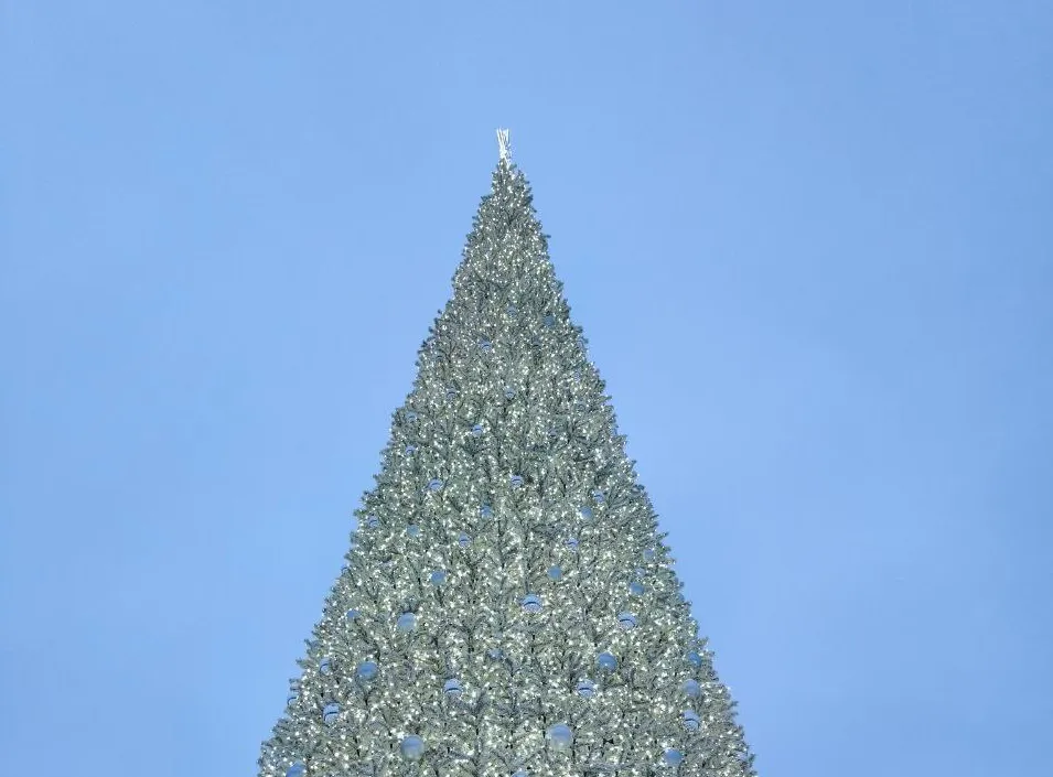 Когда зажгутся огни: график открытия ёлок в Нижнекамске