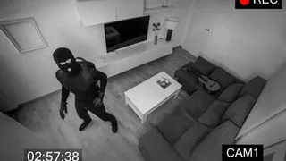 Стало известно, какие метки ставят воры, перед тем, как обворовать квартиру