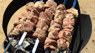 Шашлыки отменяются? Треть россиян поддерживает идею перенести майские праздники