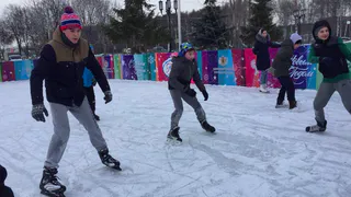Катки на площади Победы и Московском шоссе наконец-то  заработали!