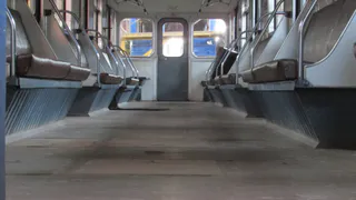 ЧП в Московском метро - женщина с ребенком упали на рельсы