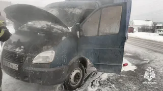 В Чувашии на дороге вспыхнула грузовая "ГАЗель"