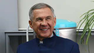 Рустам Минниханов поздравил женщин Татарстана с 8 Марта