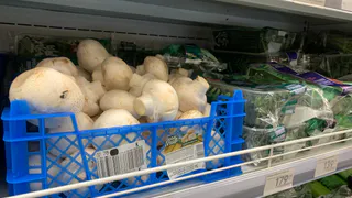 Зашел в Чижик и подробно сравнил цены с Пятерочкой. Сколько стоят овощи, курица, мясо и другие продукты