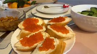 Из магазина лососевую киржачскую икру привёз - цена 158 рублей за баночку. Дома попробовал - делюсь честным отзывом