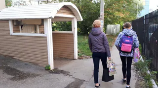 Рюмочная по дороге в школу. Кажется, в Рязани не возбраняется торговля спиртным около учебных заведений