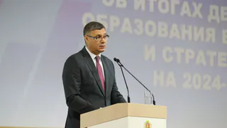 Губернатор Авдеев провел областной педсовет