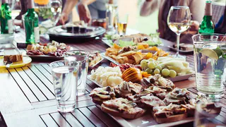 Искусство сервировки праздничного стола: советы для идеального обеда