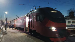 Новые правила: пассажиры верхних полок в поездах РЖД теперь будут спускаться на нижние только с согласия попутчиков