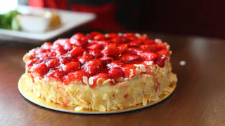 Готовлю лихо тортик для "незваных гостей" — не успеют добежать до порога, а все на столе 