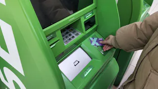 С апреля переводы с карты на карту начнут проверять по-другом: вот кому могут заблокировать счет