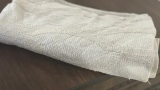 В магазине - 3000 рублей, у меня - бесплатно: разрезаю старое полотенце на 4 части и создаю нужную штуку