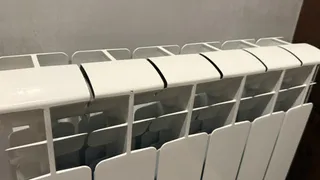 «Дети и старики болеют ангиной»: температура в доме по ул. Дзержинского с каждым днем все ниже