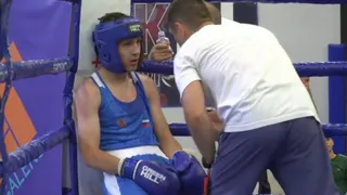Спортсмен из Коми пробился в полуфинал первенства Европы по боксу