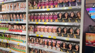 Вместо волос будет сверкать лысина: Росконтроль назвал краски, которые точно оставят вас без волос