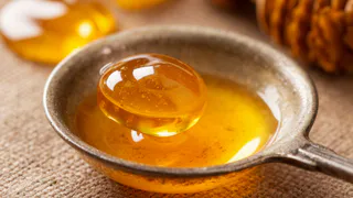 Если вам 40-65 лет: 1 чайная ложка каждый день поможет сохранить чистый ум и ясную память - плюс еще 4 рекомендации академика Микулина