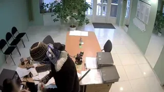 В Брянске циркач ограбил офис микрозаймов