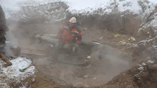 В Юго-Западном районе Владимира коммунальщики устраняют повреждение на теплосетях