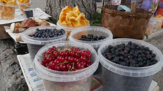 Такая ягода — самая вредная: а мы едим ее покупаем и своим детям даем