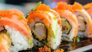 Оказалось, что «поклонниками» роллов в России являются не только люди