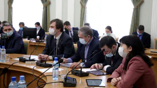 “Депутаты пели себе и администрации дифирамбы, а у входа стояли недовольные рязанцы”: авторская колонка про заседание Гордумы