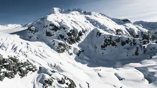 Спасатели добрались до рязанских альпинистов на склон горы Казбек