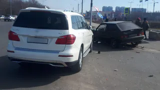 ДТП в Рязани: Мерседес столкнулся с ВАЗом