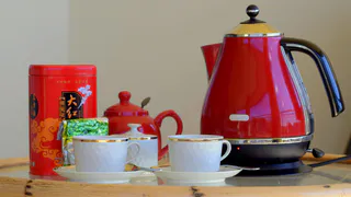 Вопрос закрыт: специалисты объяснили сколько раз можно кипятить одну и ту же воду в чайнике