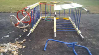 Хотел скрыться, но не успел: полицейские задержали злоумышленника, повредившего детскую площадку в Скопинском районе