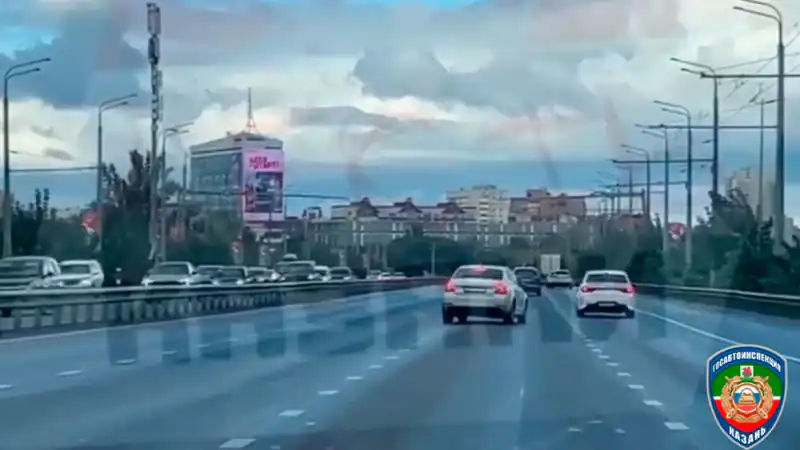 В Казани автоинспекторы наказали водителей, устроивших опасные гонки на улицах города