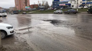 "Заделывают ямы на один день" - рязанец о ремонте на улице Новоселов