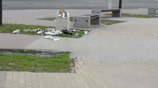 Какой «красотой» встречает гостей города площадь Победы