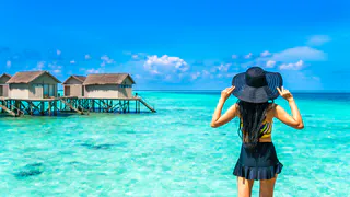 Отпуск обратился сущим адом: семья сбежала с Мальдив с долгом в 2 млн и в слезах